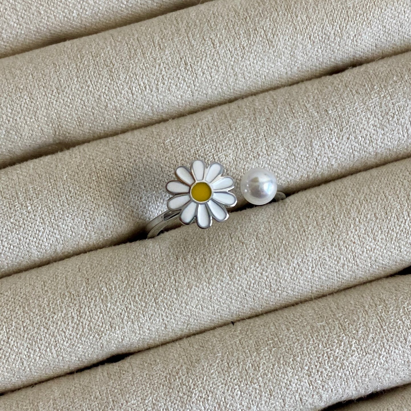 White Flower and Pearl Fidget Spinner Ring