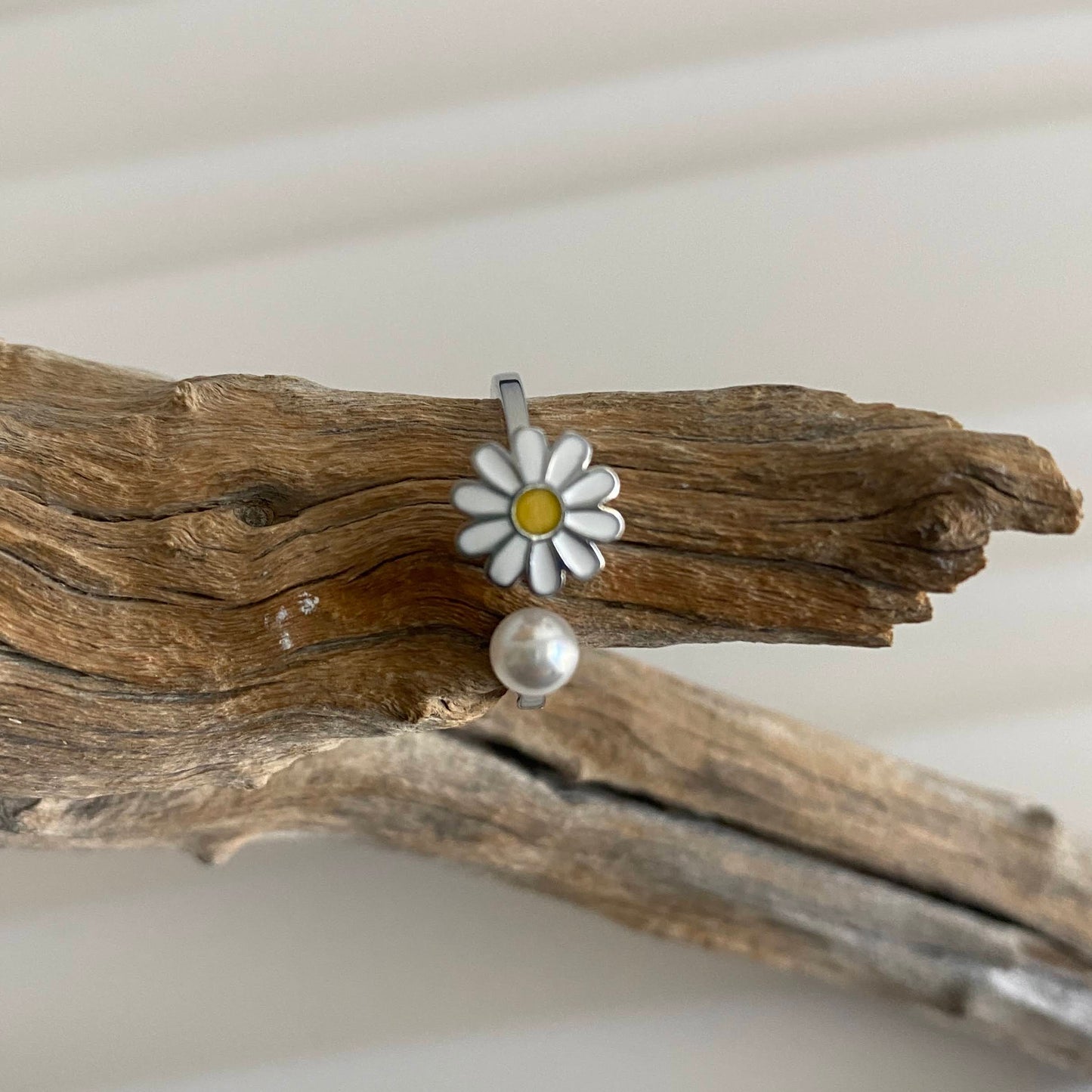 White Flower and Pearl Fidget Spinner Ring