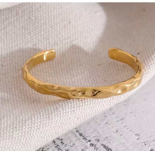 Marian Bangle